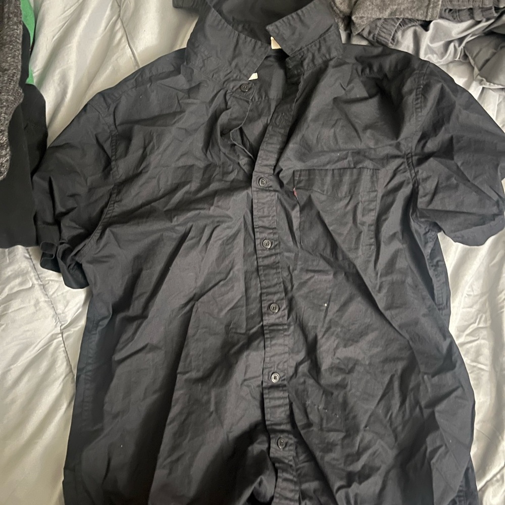 Levi’s Black Button Down Large